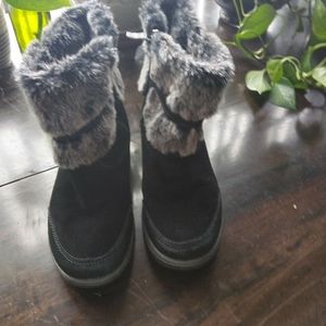 SPORTO BLACK SUEDE ANKLE BOOTS.